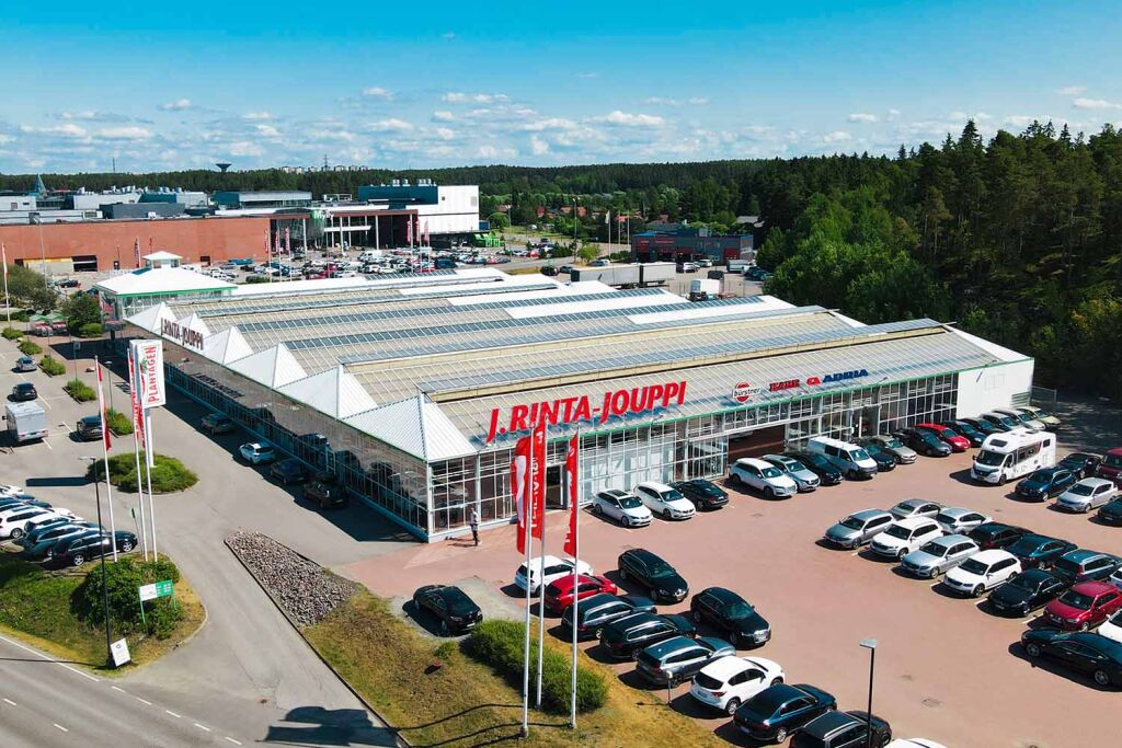 Raision vaihtoautot ja matkailuajoneuvot